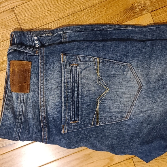 Guess distressed jeans 33×33 - Picture 2 of 10
